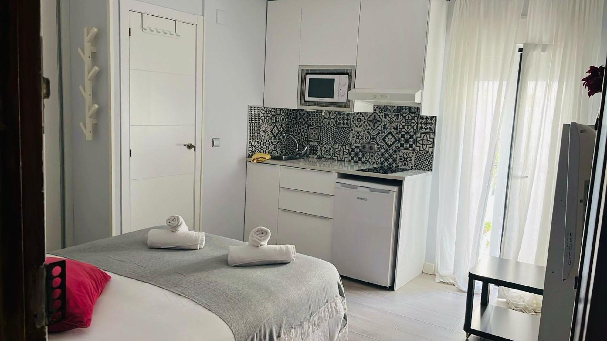 Apartamento Boteros - Precioso Loft Totalmente Equipado Con Patio Andaluz En El Centro De *